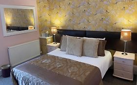 Cornerways Guest House  4*